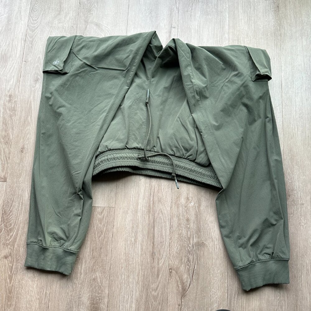 ALO Yoga Men's Cargo Venture Pants - Green - Size XL - Picture 3 of 7